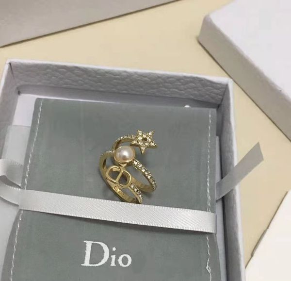 70% off 2021 dijia net red ring family new letter hand decoration fashion hollow inlaid diamond pearl, Golden;silver
70% off 2021 dijia net red ring family new letter hand decoration fashion hollow inlaid diamond pearl, Golden;silver