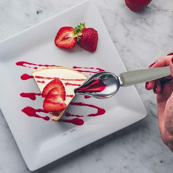 spoons stainless steel chef decoration pencil chocolate cream sauce anti-slip creative coffee cake drawing embellishment tool
spoons stainless steel chef decoration pencil chocolate cream sauce anti-slip creative coffee cake drawing embellishment tool