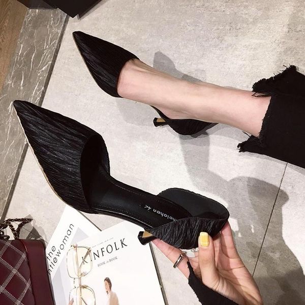 dress shoes 2021 female high heels mature versatile elegant temperament fashionable and simple, Black
dress shoes 2021 female high heels mature versatile elegant temperament fashionable and simple, Black