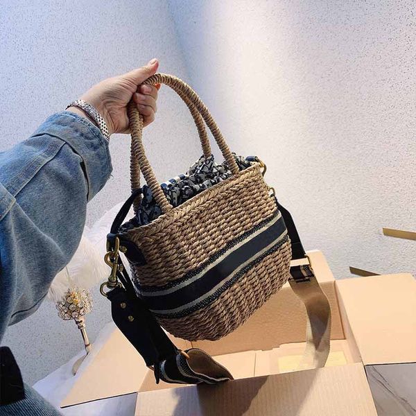 bucket woven vegetable basket bags 5a+ high-quality luxury designer handbags 2021 silk scarf decoration handbag dr star classic shoulder bag 
bucket woven vegetable basket bags 5a+ high-quality luxury designer handbags 2021 silk scarf decoration handbag dr star classic shoulder bag