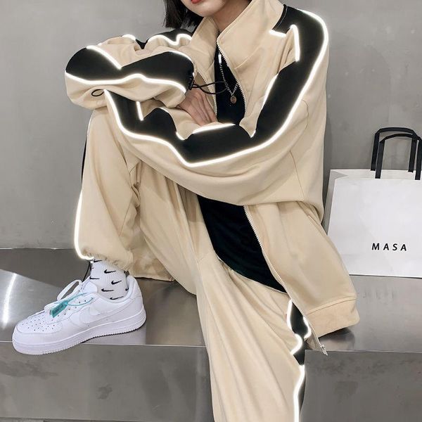 reflective sports leisure suit men's 2021 autumn winter one loose long sleeve coat pants tracksuits, Gray
reflective sports leisure suit men's 2021 autumn winter one loose long sleeve coat pants tracksuits, Gray