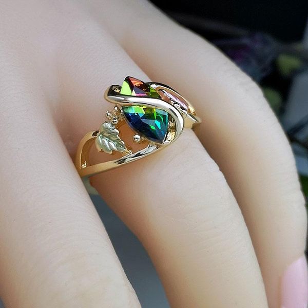 charming gold color leaf colorful crystal rings delicate jewelry twist metal cut zircon wedding band engagement cluster, Golden;silver
charming gold color leaf colorful crystal rings delicate jewelry twist metal cut zircon wedding band engagement cluster, Golden;silver