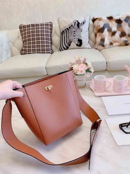 women luxurys designers bags 2021 tb organ chain strip small square litc crossbody bag totes designer handbag purse wallet handbags tote gs9
women luxurys designers bags 2021 tb organ chain strip small square litc crossbody bag totes designer handbag purse wallet handbags tote gs9
