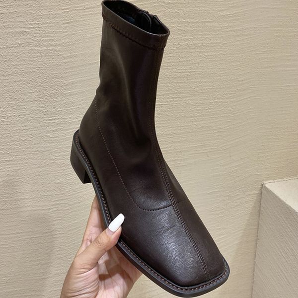 2022 brand new autumn winter ankle boots for women zipper square toe boots woman short booties flat heel ladies shoes, Black
2022 brand new autumn winter ankle boots for women zipper square toe boots woman short booties flat heel ladies shoes, Black
