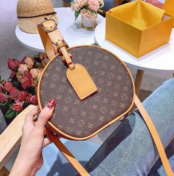 2021 luxury designers brand leather fashion women bags handbags ladies tote crossbody shoulder bag purse wallet -l0807, Red;black
2021 luxury designers brand leather fashion women bags handbags ladies tote crossbody shoulder bag purse wallet -l0807, Red;black