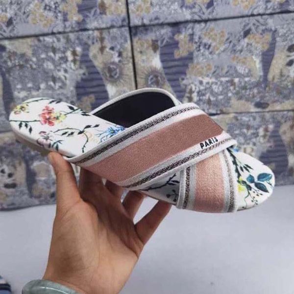 women summer rubber sandals beach slide classic scuffs embroidered printed slippers indoor shoes size eur 35-41 with box, Black
women summer rubber sandals beach slide classic scuffs embroidered printed slippers indoor shoes size eur 35-41 with box, Black