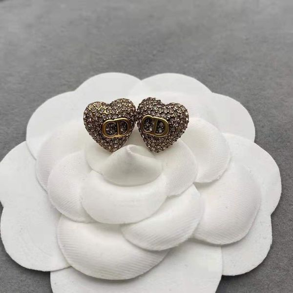 luxury jewelry and family peach heart 3-piece suits with small skirts have an invincible temperament, Silver
luxury jewelry and family peach heart 3-piece suits with small skirts have an invincible temperament, Silver