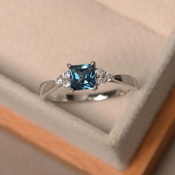 cluster rings european and american s925 silver zircon blue z beautiful gorgeous ring square small ladies for girlfriend, Golden;silver
cluster rings european and american s925 silver zircon blue z beautiful gorgeous ring square small ladies for girlfriend, Golden;silver