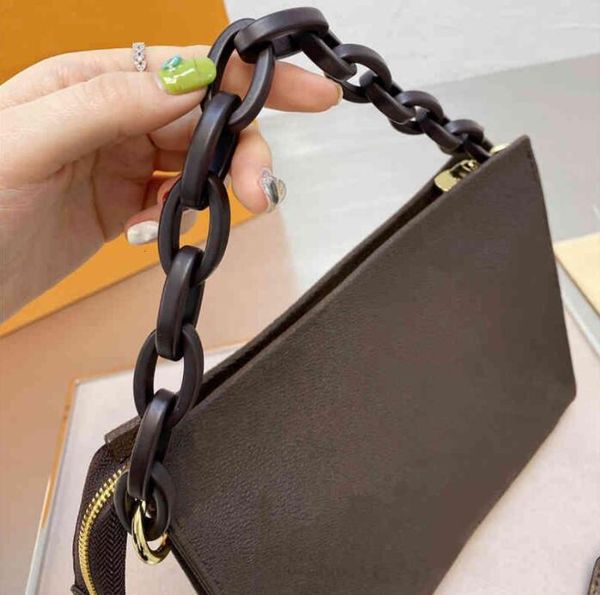2022 designers wash bag womens cosmetic bags totes women fashion brand pochette handbags purses241531645
2022 designers wash bag womens cosmetic bags totes women fashion brand pochette handbags purses241531645