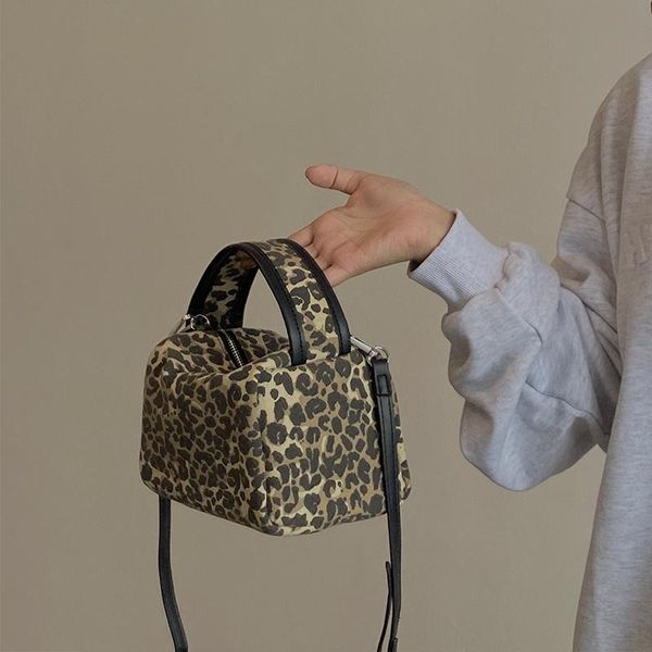 fashion canvas ladies clutch purse handbags vintage leopard pattern women small square shoulder bags female tote messenger bag
fashion canvas ladies clutch purse handbags vintage leopard pattern women small square shoulder bags female tote messenger bag