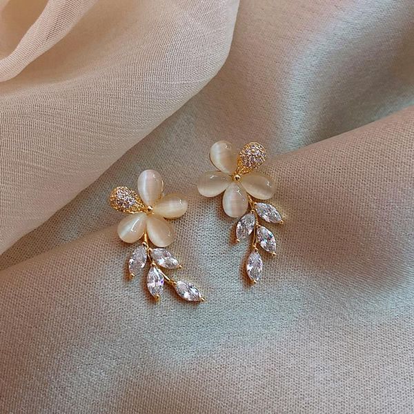 stud 2021 arrival classic opal flower crystal earrings for women sweet floral jewelry fashion brincos gift ns001, Golden;silver
stud 2021 arrival classic opal flower crystal earrings for women sweet floral jewelry fashion brincos gift ns001, Golden;silver
