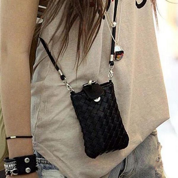 shoulder bags 2022 fashion design female woven one-shoulder outdoor leisure mobile bag pu messenger handbag
shoulder bags 2022 fashion design female woven one-shoulder outdoor leisure mobile bag pu messenger handbag