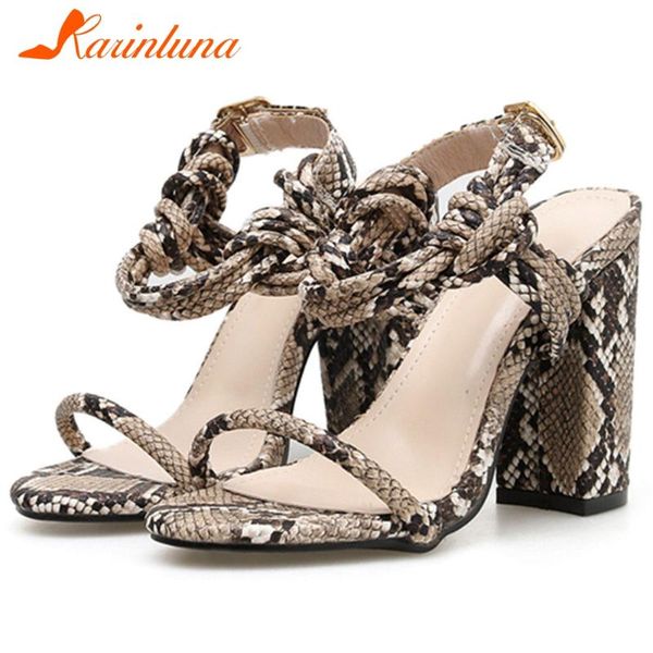 elegant shallow summer sandals fashion high block women mixed-color print party shoes, Black
elegant shallow summer sandals fashion high block women mixed-color print party shoes, Black