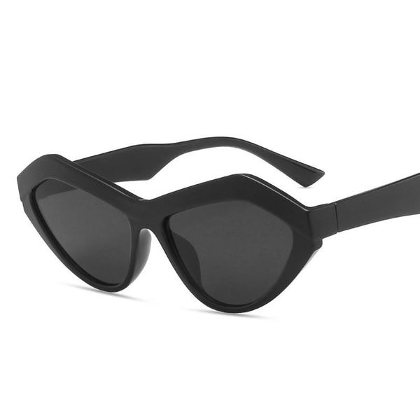 sunglasses 2021 european and american fashion rhombus cat eye personality trend street shooting, White;black
sunglasses 2021 european and american fashion rhombus cat eye personality trend street shooting, White;black