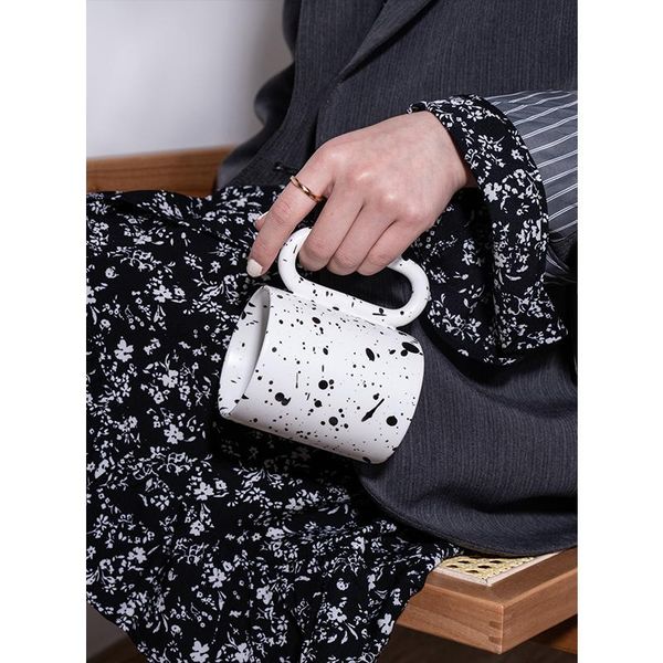 mugs nordic creative spash-ink white mug cup with oval handle ceramic coffee tea milk cups home office drinkware unique birthday gift
mugs nordic creative spash-ink white mug cup with oval handle ceramic coffee tea milk cups home office drinkware unique birthday gift