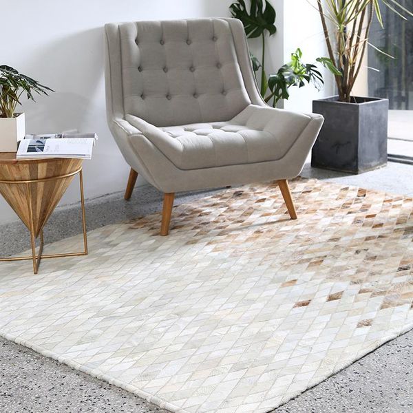 carpets 2021 style genuine cowhide leather patchwork rug for living room bedroom extra large is 200*300cm 100% natural carpet
carpets 2021 style genuine cowhide leather patchwork rug for living room bedroom extra large is 200*300cm 100% natural carpet