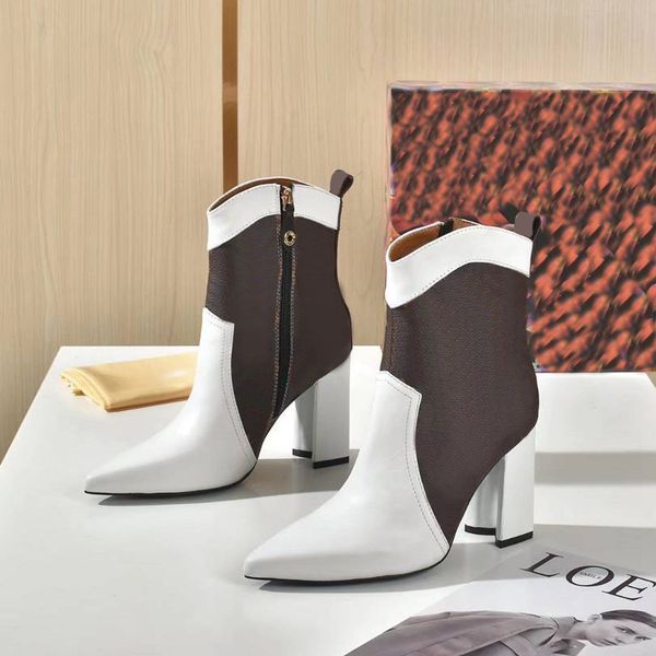 2021 classic leather designer thick-soled desert martin boots white bee star trail lace-up winter ladies high heel shoelace box, Black
2021 classic leather designer thick-soled desert martin boots white bee star trail lace-up winter ladies high heel shoelace box, Black