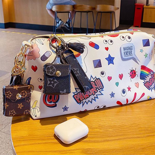 fashion accessories wallet earphone bag keychain, Silver 
fashion accessories wallet earphone bag keychain, Silver