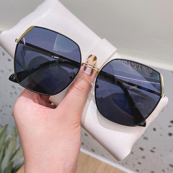 sunglasses design oversized square women 2021 trending black mirror sun glasses men gradient uv400 shades zonnebril dames, White;black
sunglasses design oversized square women 2021 trending black mirror sun glasses men gradient uv400 shades zonnebril dames, White;black