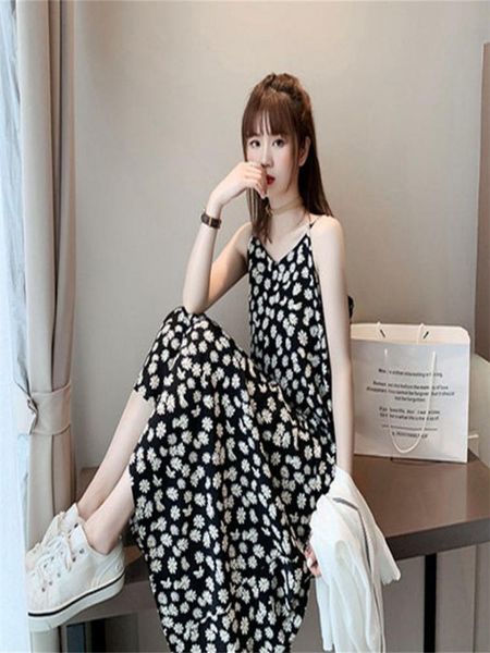 casual dresses small daisy floral sling dress female summer 2021 korean version of the fashion a-line mid length women skirt, Black;gray
casual dresses small daisy floral sling dress female summer 2021 korean version of the fashion a-line mid length women skirt, Black;gray