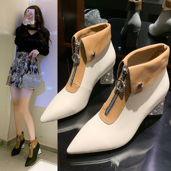 2021 autumn thick heel fashion riveted high heels pointed single women's front zipper thin boots trend, Black
2021 autumn thick heel fashion riveted high heels pointed single women's front zipper thin boots trend, Black