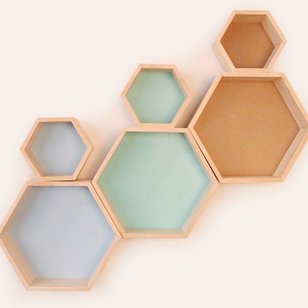 1 pcs multiple colors creative background wall children style wooden hexagonal bookshelf honeycomb hexagonal shelving decorates
1 pcs multiple colors creative background wall children style wooden hexagonal bookshelf honeycomb hexagonal shelving decorates
