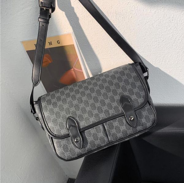 factory direct mens leather shoulder bags daily casual printed postman bag simple and versatile black clamshell men handbag street trend pla
factory direct mens leather shoulder bags daily casual printed postman bag simple and versatile black clamshell men handbag street trend pla