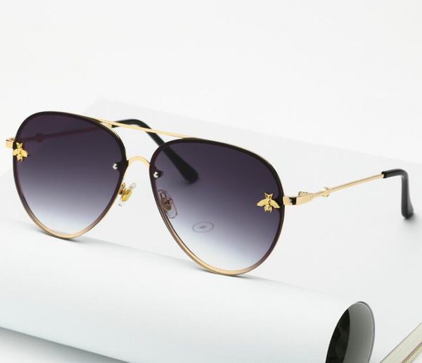 2021 fashion bee sunglasses for mens women round brand designer metal oversized uv400 vintage female male glasses, White;black
2021 fashion bee sunglasses for mens women round brand designer metal oversized uv400 vintage female male glasses, White;black