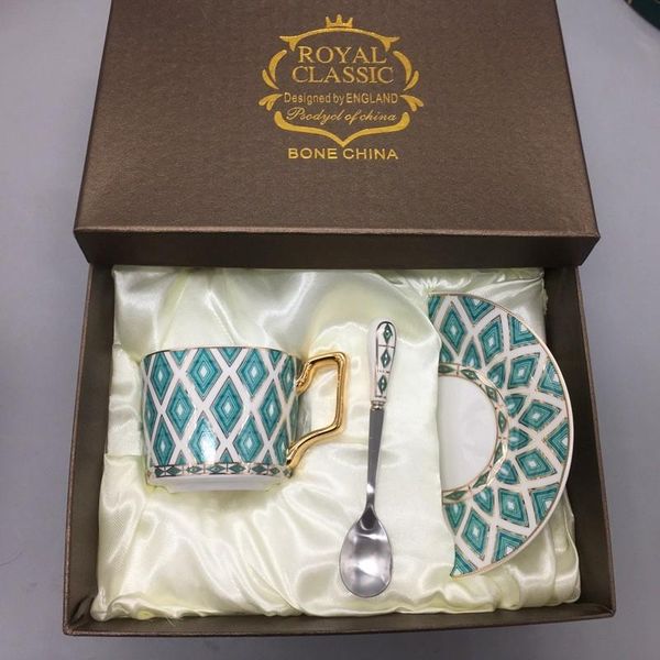 cups & saucers 200ml european style ceramic coffee cup saucer set with spoon bone china afternoon tea suite breakfast milk mug 2021
cups & saucers 200ml european style ceramic coffee cup saucer set with spoon bone china afternoon tea suite breakfast milk mug 2021