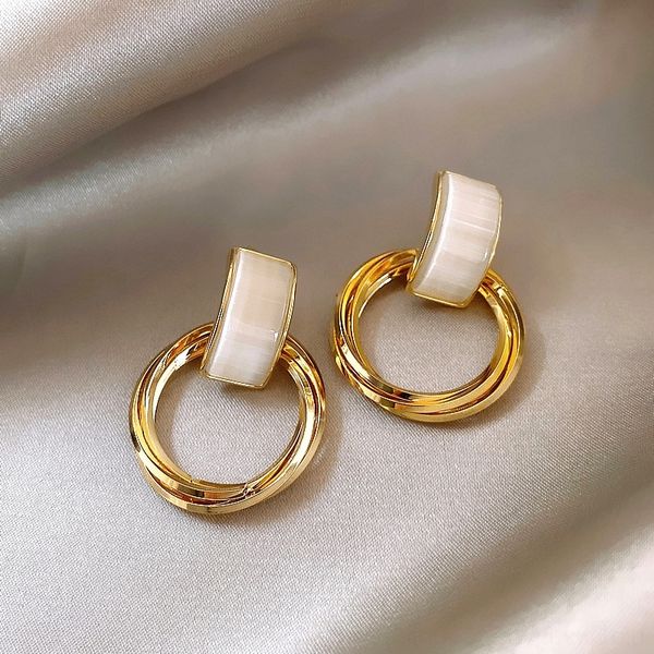 D4s 925 silver diamond and needle cat's eyekorean temperament geometric square diamond earrings net red simple earrings women stud, Golden;silver
D4s 925 silver diamond and needle cat's eyekorean temperament geometric square diamond earrings net red simple earrings women stud, Golden;silver