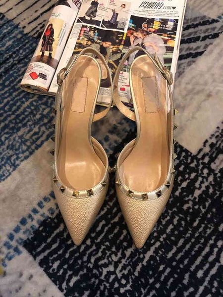 fashion women sandals gold real leather studded spikes ankle-wrap strass point toe strappy slingback high heels, Black
fashion women sandals gold real leather studded spikes ankle-wrap strass point toe strappy slingback high heels, Black