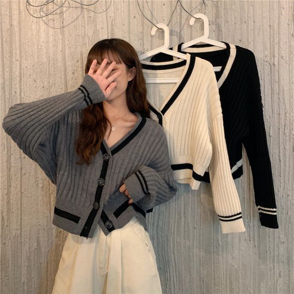 jxmyy fashion new spring and autumn korean version of loose v-neck hit color long-sleeved knitted cardigan sweater coat 210412, White;black
jxmyy fashion new spring and autumn korean version of loose v-neck hit color long-sleeved knitted cardigan sweater coat 210412, White;black