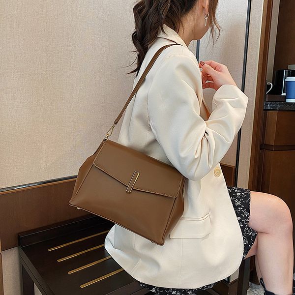 women hand bag high capcaity soft pu leather vintage cross body totes designer luxury women shoulder bag female handle bags
women hand bag high capcaity soft pu leather vintage cross body totes designer luxury women shoulder bag female handle bags