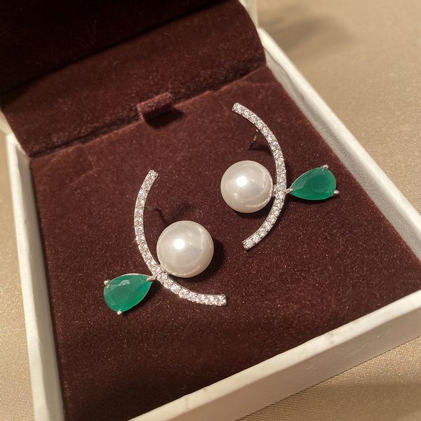 new pretty diamond zirconia pearl geometric earrings fashion luxury designer stud earrings jewelry for woman girls gifts s925 silver post, Golden;silver
new pretty diamond zirconia pearl geometric earrings fashion luxury designer stud earrings jewelry for woman girls gifts s925 silver post, Golden;silver