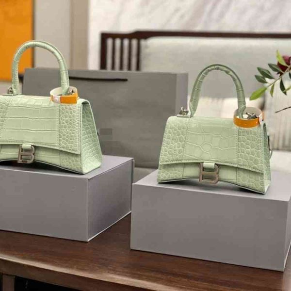 2022 hourglass balencigsssbag designer bag bag handbag crocodile pattern high-grade minority messenger women's single shoulder dc39
2022 hourglass balencigsssbag designer bag bag handbag crocodile pattern high-grade minority messenger women's single shoulder dc39
