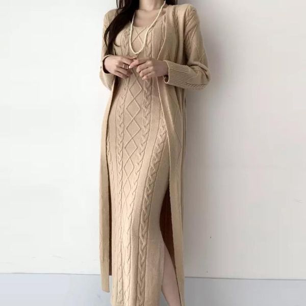 casual dresses 2021 winter women's long sleeved cardigan + suspenders sweater vest two piece runway suit, Black;gray
casual dresses 2021 winter women's long sleeved cardigan + suspenders sweater vest two piece runway suit, Black;gray