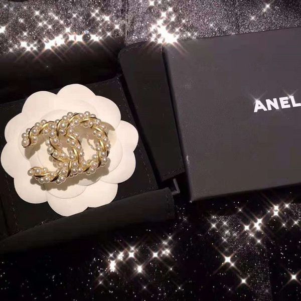 charms 2021 small fragrance pearl brooch brass high-end women's net red, Golden
charms 2021 small fragrance pearl brooch brass high-end women's net red, Golden