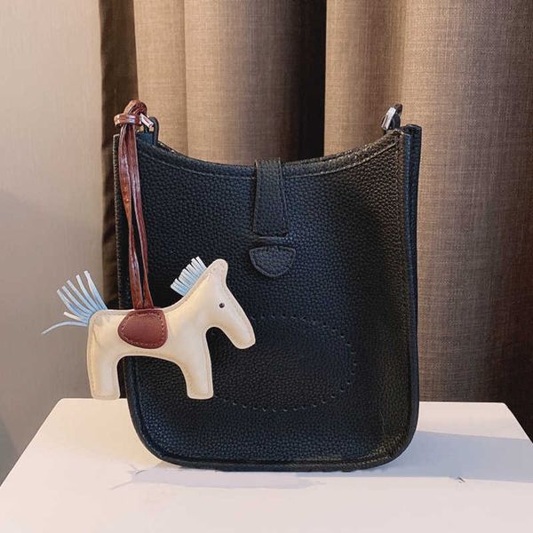 designer bags womens handbags crossbody bag backpack cross body hollow out h letter shoulder wallet soft calfskin plain multicolor high qua
designer bags womens handbags crossbody bag backpack cross body hollow out h letter shoulder wallet soft calfskin plain multicolor high qua