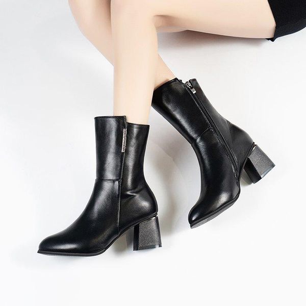 boots women's mid-calf boots, british style black fashion high-heeled middle with zippers (soft leather)
boots women's mid-calf boots, british style black fashion high-heeled middle with zippers (soft leather)