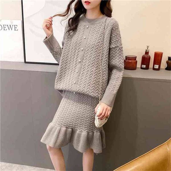 autumn winter korean version of the twist jumper sweater women's half-knit skirt two-piece loose lazy suit 210427, White
autumn winter korean version of the twist jumper sweater women's half-knit skirt two-piece loose lazy suit 210427, White