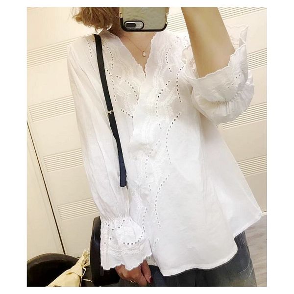 women's blouses & shirts french chic design v-neck embroidery hollow out flare sleeve white shirt blouse lolita jje1
women's blouses & shirts french chic design v-neck embroidery hollow out flare sleeve white shirt blouse lolita jje1