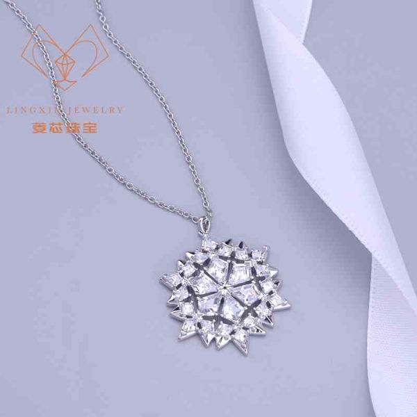 the new shijia dreamy big snowflake necktie sweater chain swarovski element crystal necklace female merchant, Silver
the new shijia dreamy big snowflake necktie sweater chain swarovski element crystal necklace female merchant, Silver
