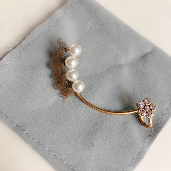fashion women earings jewelry luxurys designers earrings brands gold ear studs designer pearl earrings 925 des boucles doreilles do 214291dq, Golden;silver
fashion women earings jewelry luxurys designers earrings brands gold ear studs designer pearl earrings 925 des boucles doreilles do 214291dq, Golden;silver