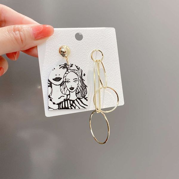 925 silver korean ear needle asymmetric personality portrait graffiti design sense resin earrings female wj, Black
925 silver korean ear needle asymmetric personality portrait graffiti design sense resin earrings female wj, Black