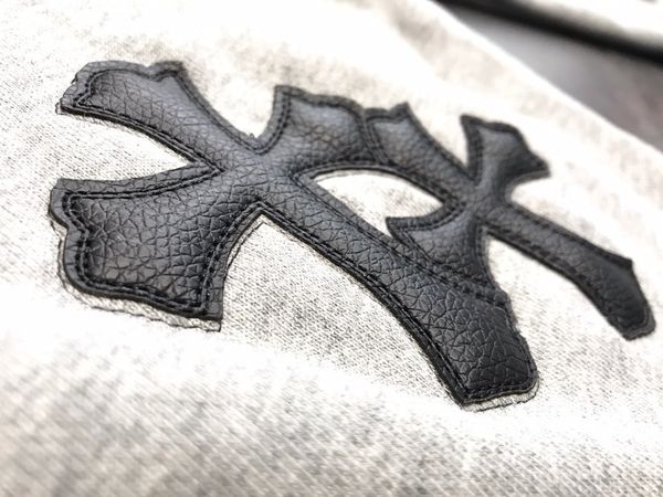 men's and women's street fashion brand autumn pure cotton leather cross embroidery loose round neck long sleev, Black
men's and women's street fashion brand autumn pure cotton leather cross embroidery loose round neck long sleev, Black