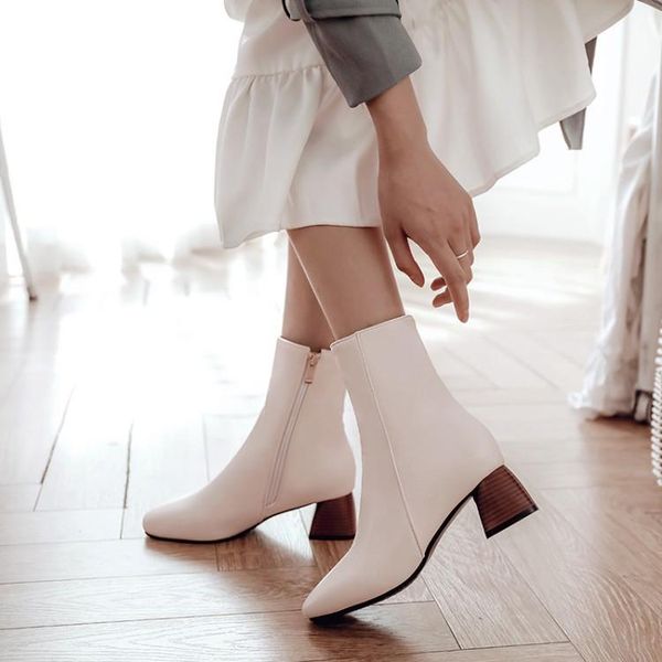 boots 2021 winter european and american women's shoes with thick heels plush fashion, Black
boots 2021 winter european and american women's shoes with thick heels plush fashion, Black