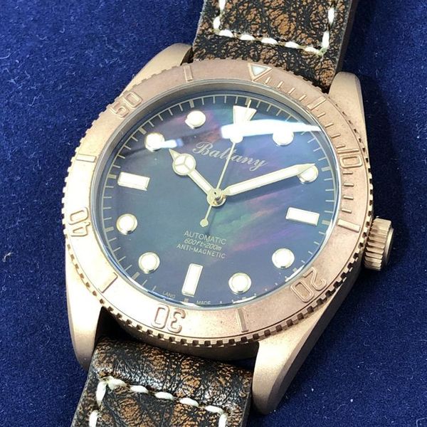 wristwatches baltany men diver watch bronze mens automatic watches sapphire 200m waterproof bgw-9 luminous st2130 / sw200, Slivery;brown
wristwatches baltany men diver watch bronze mens automatic watches sapphire 200m waterproof bgw-9 luminous st2130 / sw200, Slivery;brown