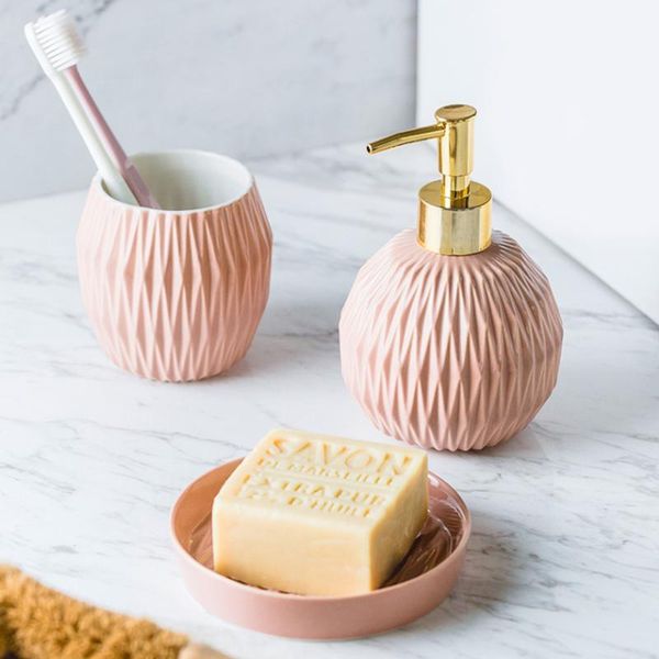 bath accessory set 5pcs european-style ceramic pink relief diamond-shaped bathroom four-piece modern home el lotion bottle brush cup combina
bath accessory set 5pcs european-style ceramic pink relief diamond-shaped bathroom four-piece modern home el lotion bottle brush cup combina