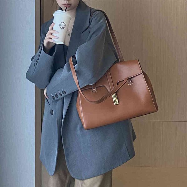 autumn and winter large capacity for women 2021 new fashion net red liu wen wanqian same single shoulder tote bag
autumn and winter large capacity for women 2021 new fashion net red liu wen wanqian same single shoulder tote bag