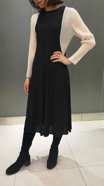casual dresses selling miyake fold patchwork o-neck long sleeve pleated a-line dress in stock, Black;gray
casual dresses selling miyake fold patchwork o-neck long sleeve pleated a-line dress in stock, Black;gray